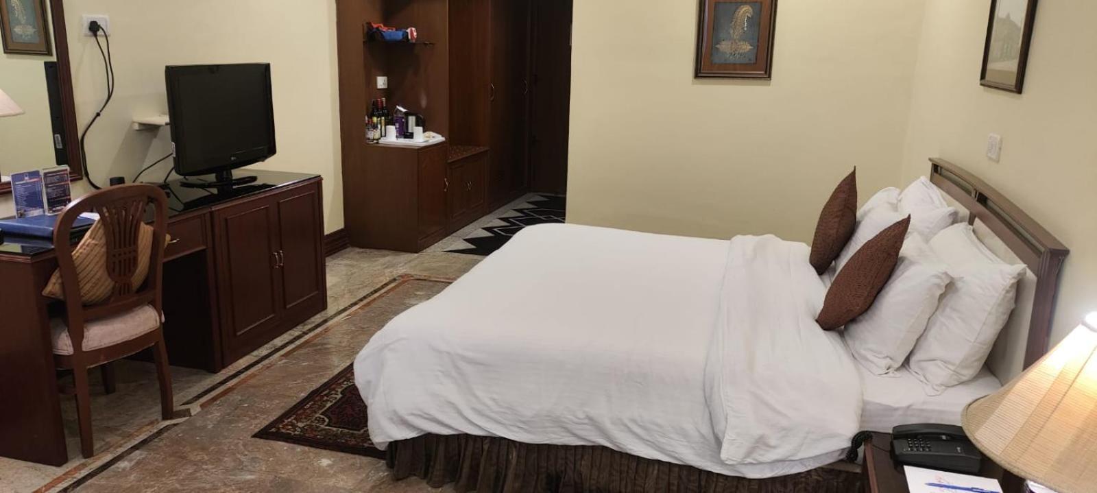 Empires Hotel Paradip Garh Exterior foto